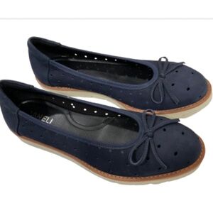 Vaneli Shoes Blue Suede Look Cutout Bow Front  Size  9 NWOT